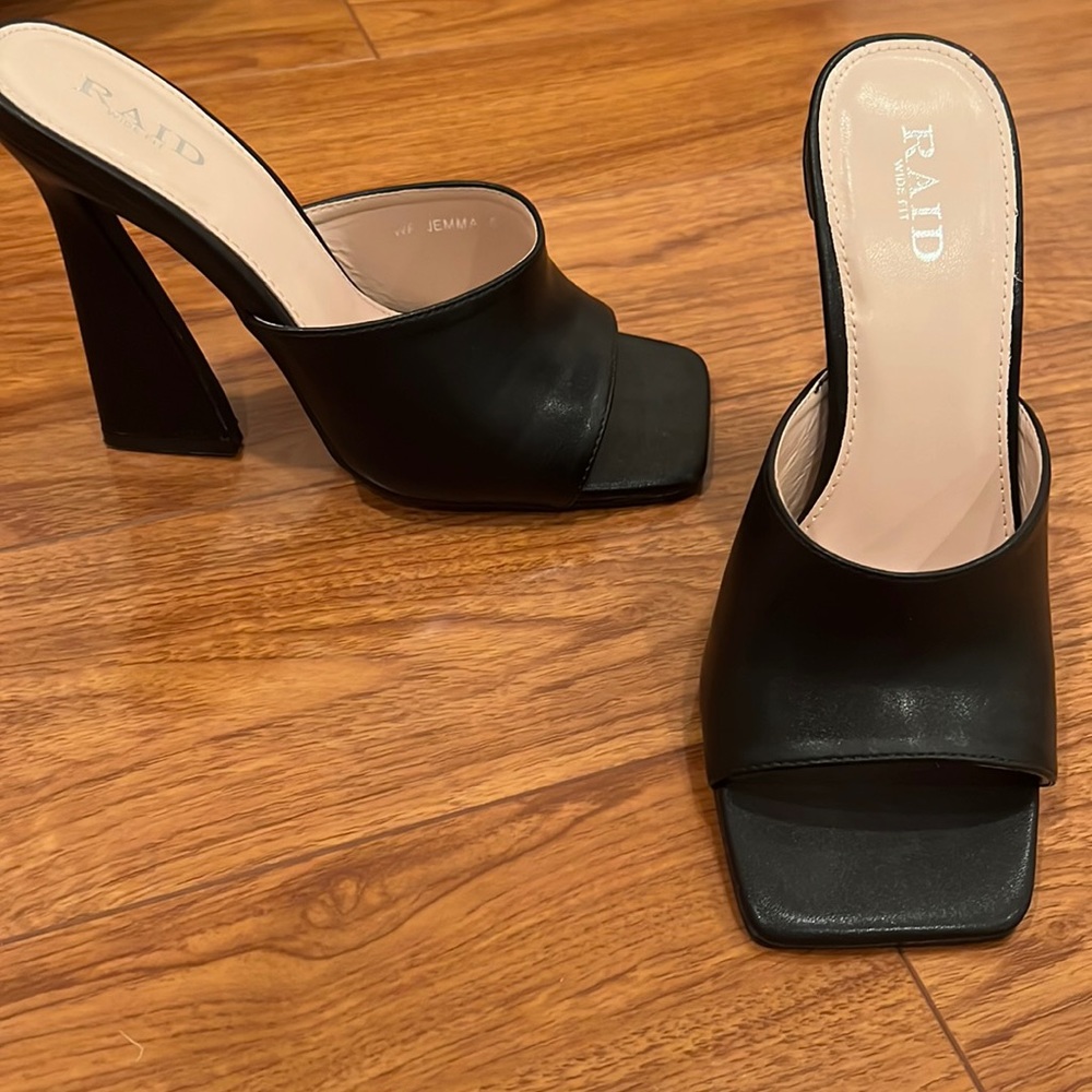 RAID Black Heels